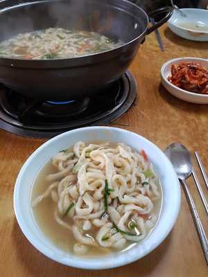 신촌손칼국수