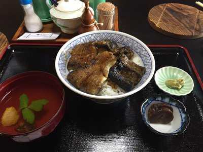 うなぎの店 そらは青いぞ