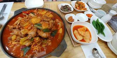 청송약수삼계탕