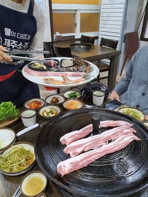 제주흑돼지와전복