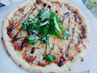 더 고져스 키친 & 펍