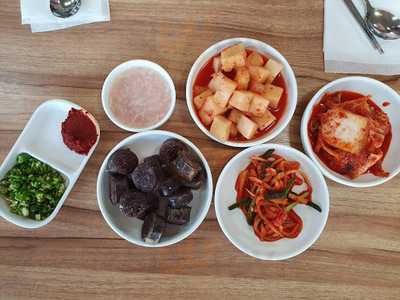 골목선지순대국