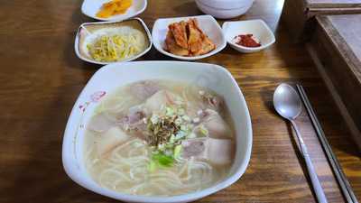 국수냐국밥이냐