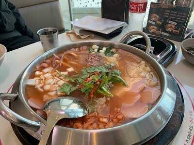 킹콩부대찌개 하단아트몰링점