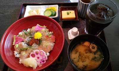 海鮮御食事処 鴨川