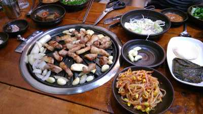 꿀꿀이통돼지왕소금구이