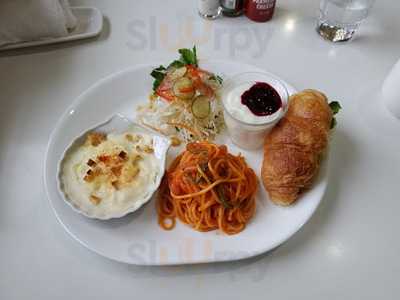 カフェ．ド．ギャルソン