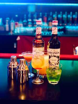 ムーンウォーク 栄店