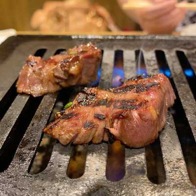 焼肉とんび　本店