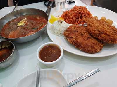 매콩돈까스와냉면