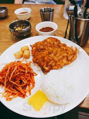 매콩돈까스와냉면