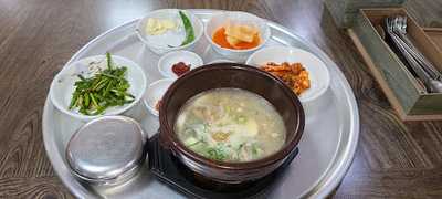 오가피한방국밥