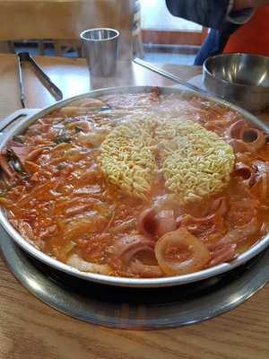 파주부대찌개전문