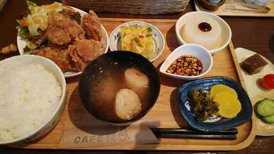 カフェ紬