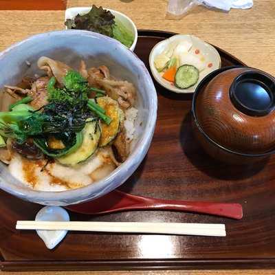 丼厨房 シェ・くぼた