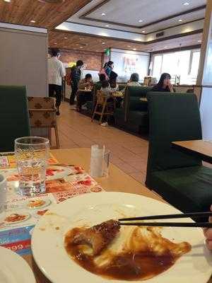 ガスト 片江店