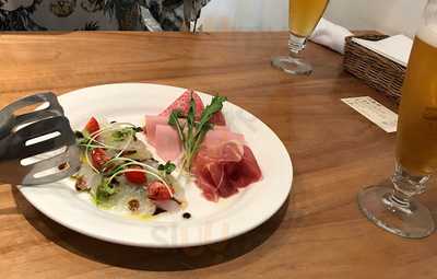 トラットリアコローレ