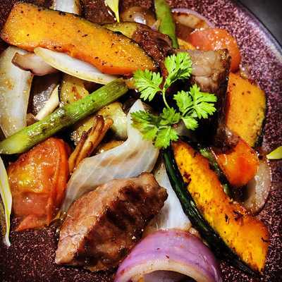 鉄板ダイニング蜜や