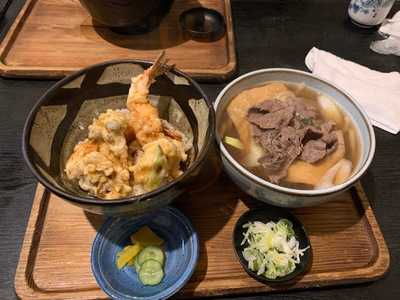 あじ川うどん店