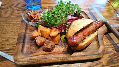 炭火焼ソーセージ酒場Salumeria