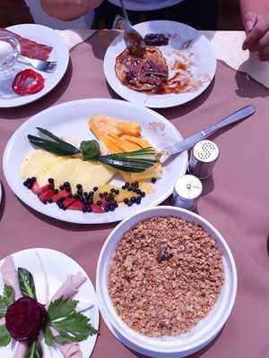 Puerta Al Imbabura Restaurant menu