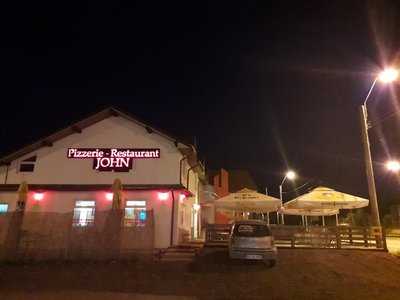 Pizzeria John