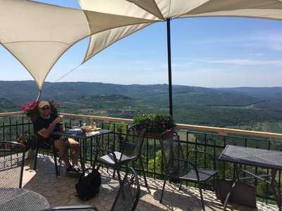 B5 Wine Bar Motovun