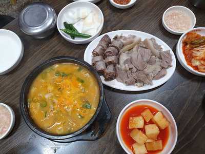 이화가마솥순대국 menu