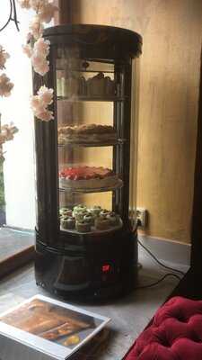 Cafe Chesterfield, Loket