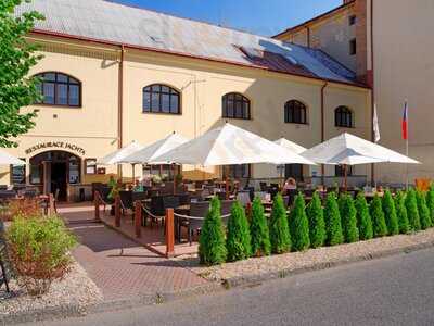 Dvořákova 1686 menu