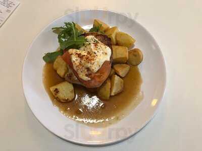 Bistro Naproti