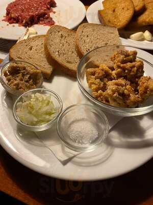 Steakový A Pivní Bar Pod Lékárnou