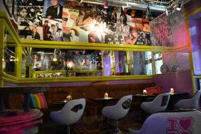 Cafe 80's