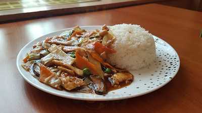 Cinska Restaurace Cervene Jablko