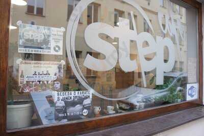 Step Café