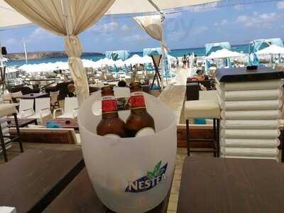 A-paradise Beach Bar