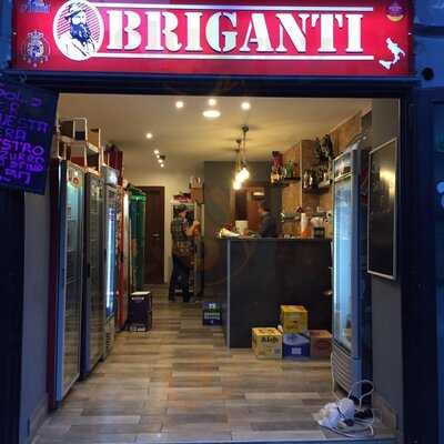 Briganti all'Orientale, Napoli