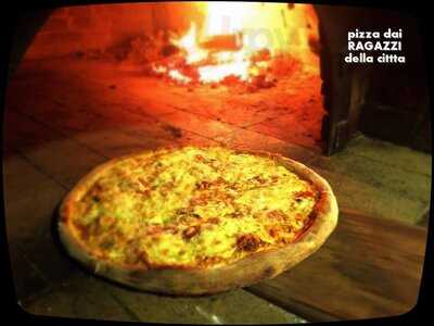 Pizza Dai Ragazzi Della Citta