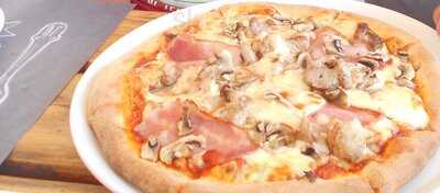 Ena Restaurant Pizza Gelateria