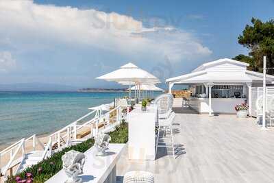 Bousoulas Beach Bar & Restaurant