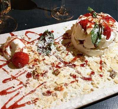 Alisachni Art & Wine Gallery menu