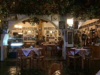 Mon Amour Taverna