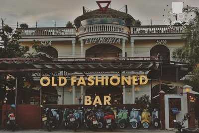 Old Fashioned Bar