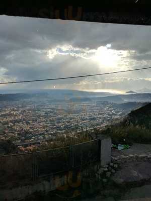 Il Castagno, Napoli