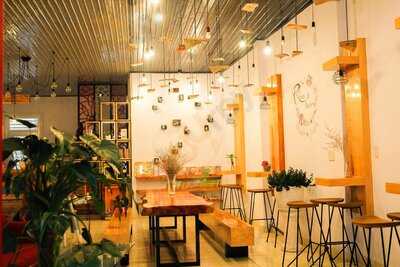 Cafe & Trà Sữa Ròm's Hous