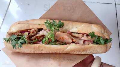 Bánh Mì Cá Mr. Bin