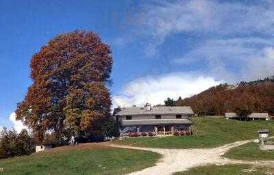 Malga Pian Formosa, Chies d'Alpago