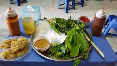 Cô Minh - Bánh Xèo