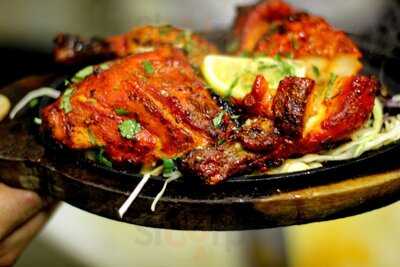 New Moon Tandoori Restaurant