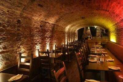 La Caverna Restaurant And Wine Bar